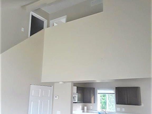 5th image of 251 Lottie St #1