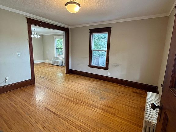 3rd image of 757 Smith Ave S