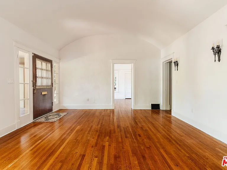 2170 W 24th St — Photo 9
