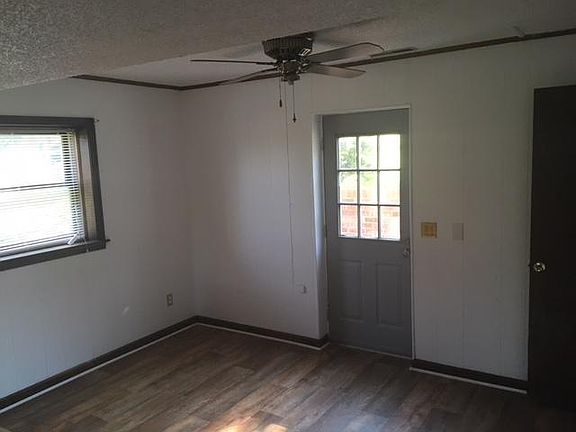 5th image of 1192 Portland Dr