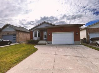 7984 Grossi Ct, Niagara Falls, ON L2H 3G8