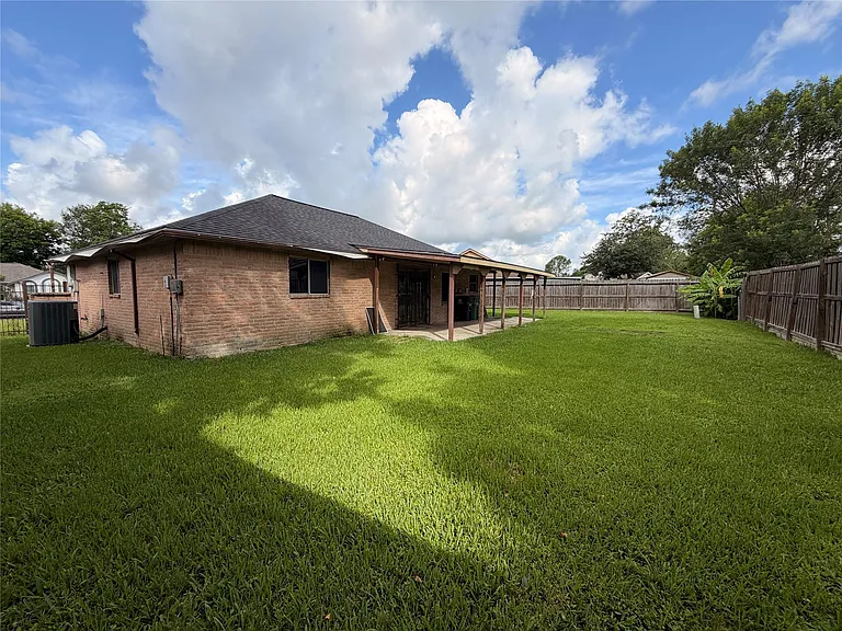 12211 Wessex Dr — Photo 22