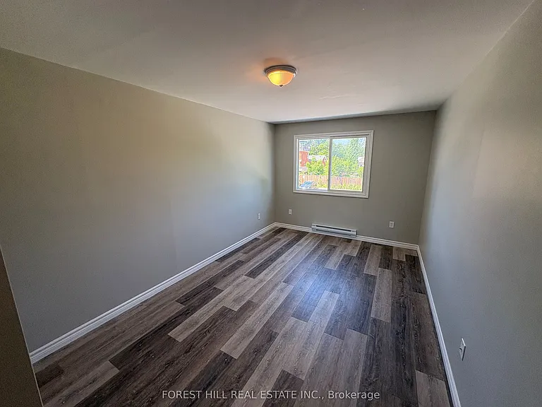 130 King St E #4 — Photo 10