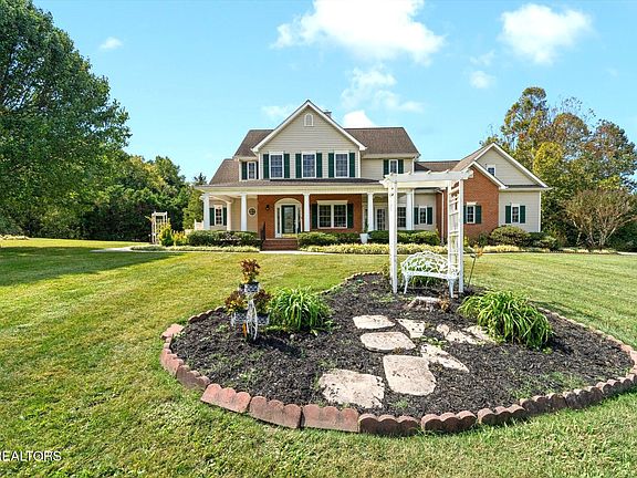2nd image of 7007 Summer Oak Ln