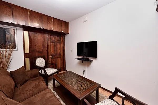 Rented by Eisenberg Exclusives | media 11