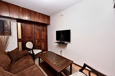 Rented by Eisenberg Exclusives