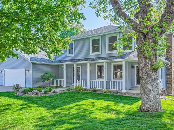 2218 Ariel St N, North Saint Paul, MN 55109