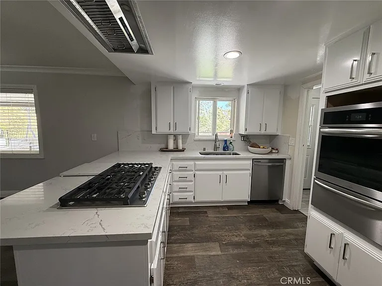 1530 Robin Way — Photo 22