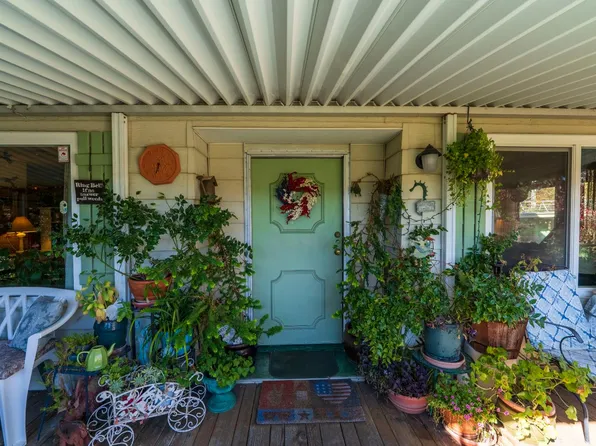 1529 Redwood Dr #165, Grass Valley, CA 95945