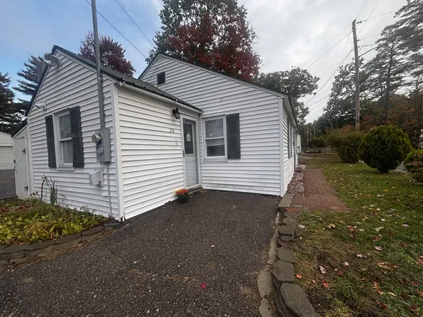 28 Circle Dr, Meredith, NH 03253