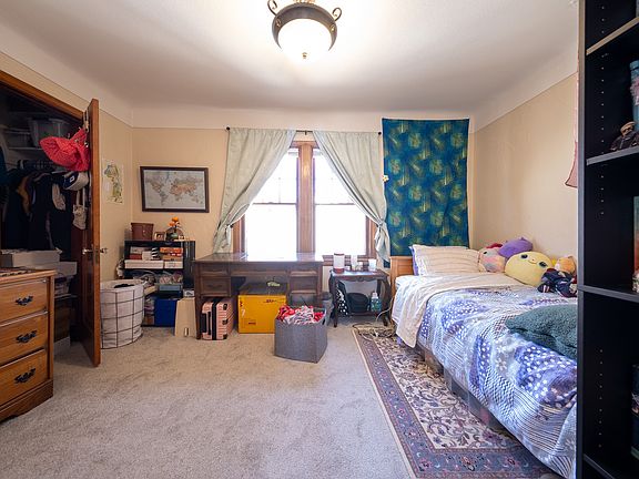 5th image of 4013 Quail Ave N
