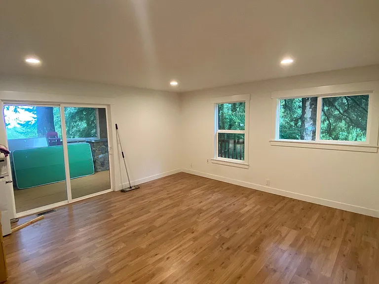 557 Waynes Ridge Cir — Photo 10