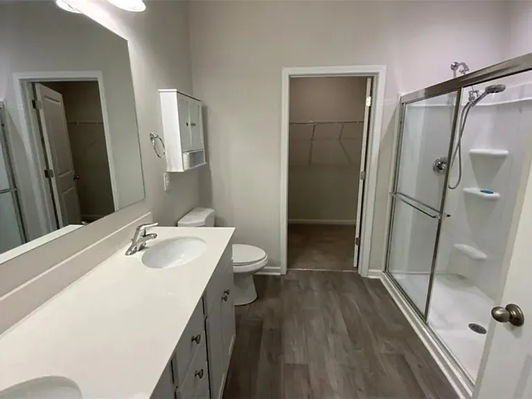 1044 Fairfield Dr — Photo 10