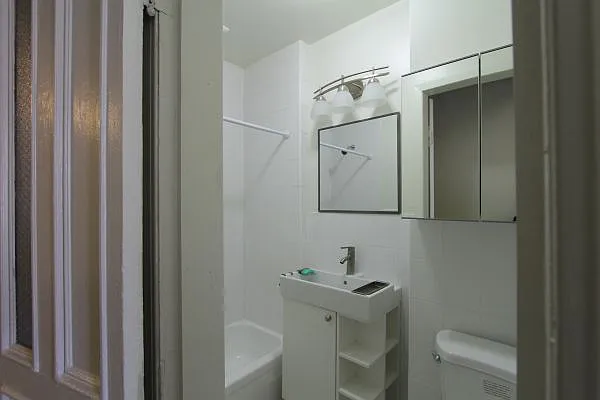 Rented by H.P. Greenfield Real Estate | media 6