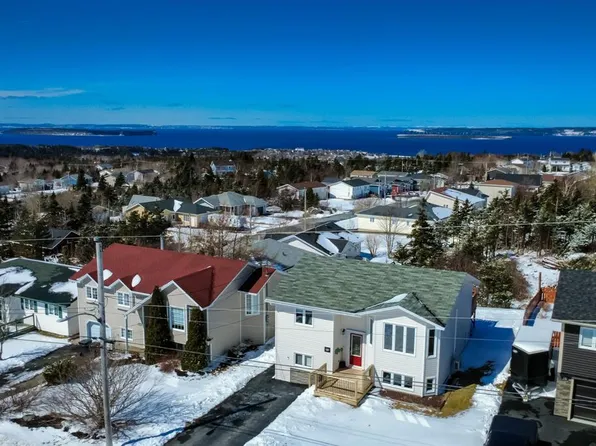 18 Tampa Drive, Conception Bay South, NL A1W4T6