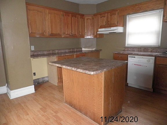2nd image of 1532 Poplar St