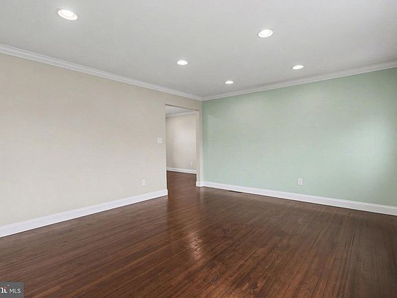 5th image of 930 Forge Rd