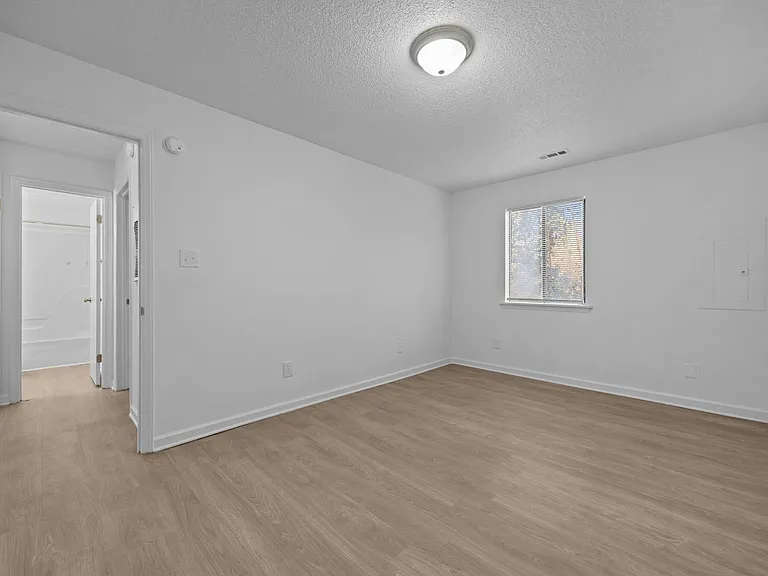1011 Camden Ave — Photo 28