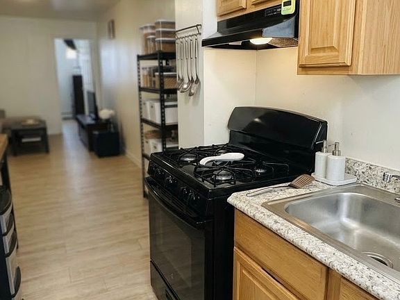 5th image of 515 22nd St APT 4