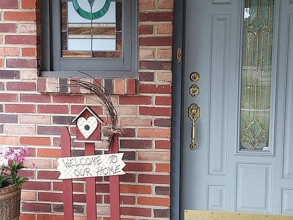 2nd image of 2417 Lori Ln S