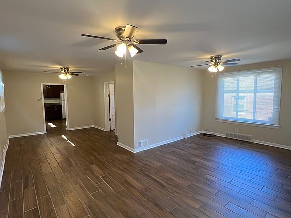 4th image of 12224 Greenwood Ave