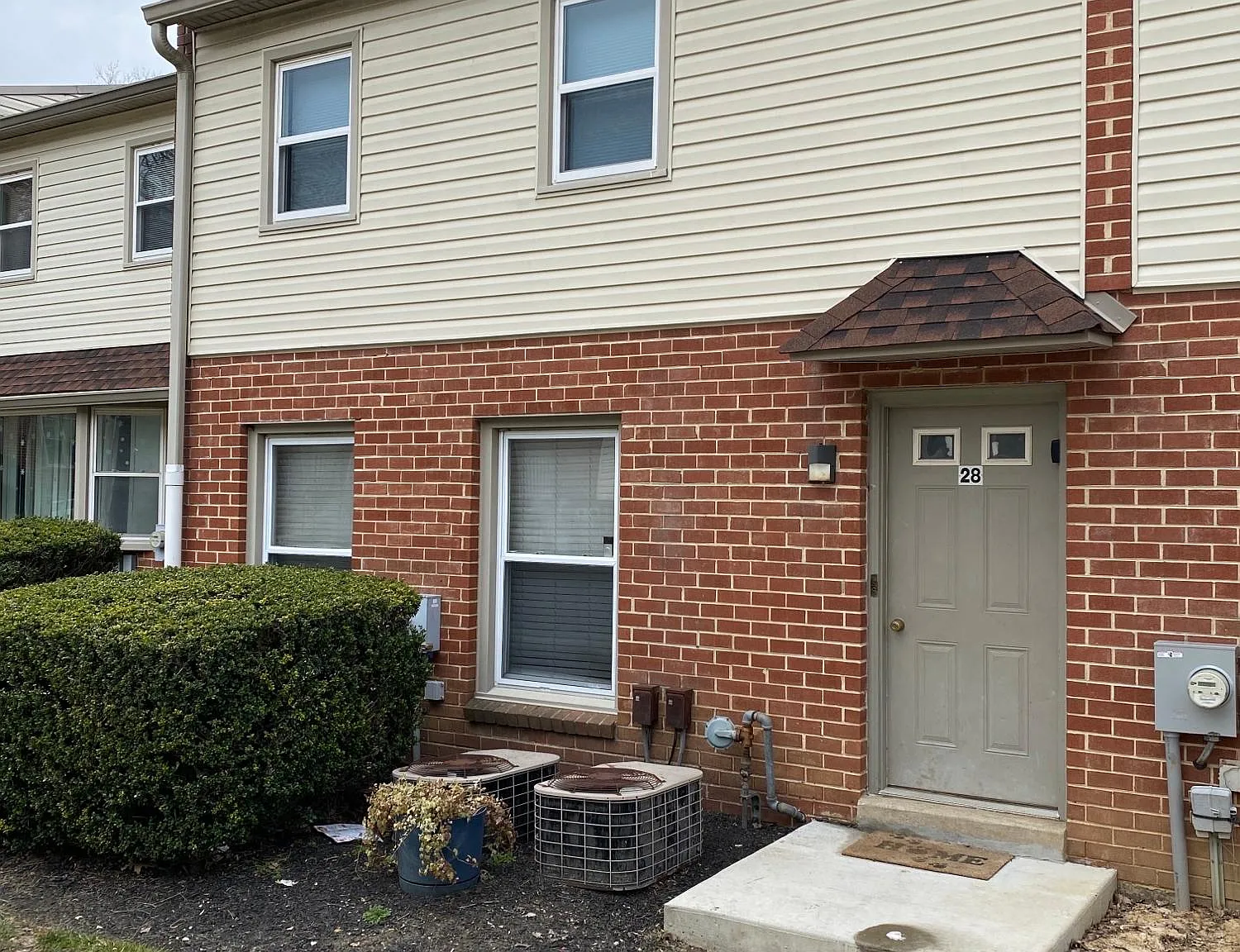 2 bed, 1000 sqft, $1,600 — Photo 2