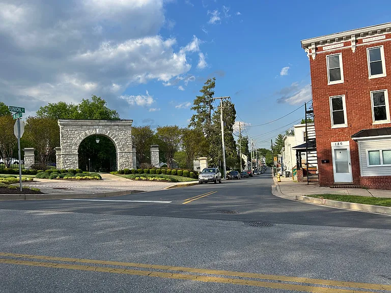 186 W Main St #B — Photo 22