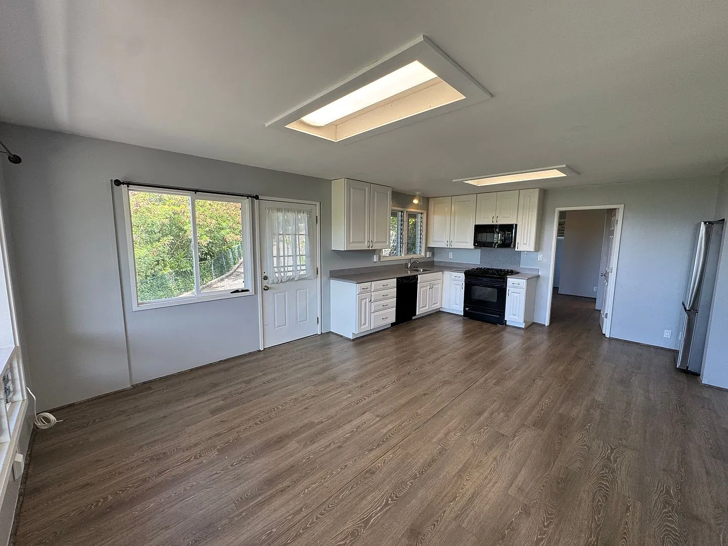 1 Bedroom / 1 Bathroom in Manoa — Photo 1