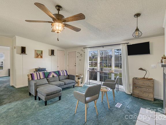 4th image of 305 Riverwind Dr