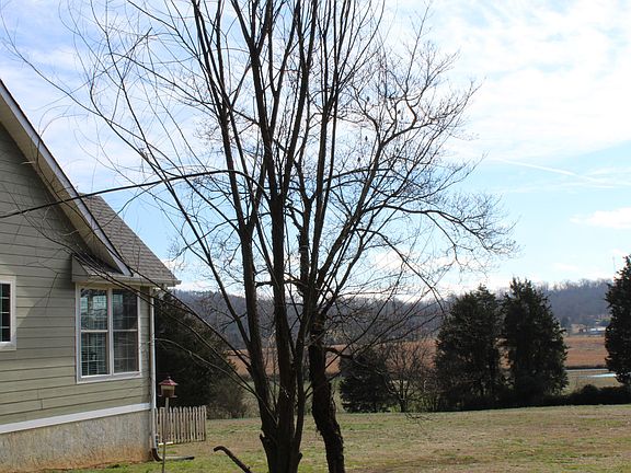5th image of 365 Gun Ridge Rd