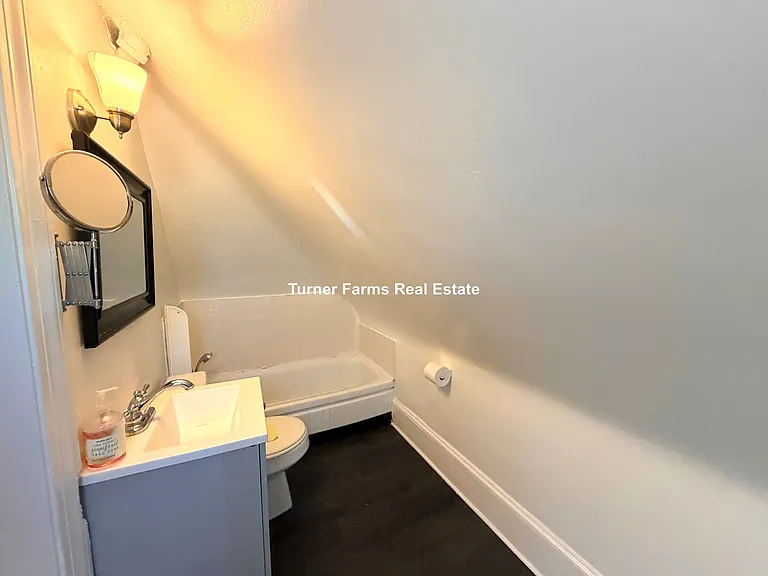 124 Forest St #3 — Photo 15