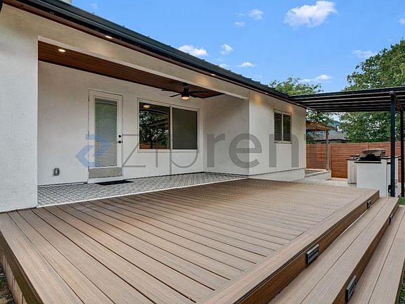 4th image of 3600 Alexandria Dr