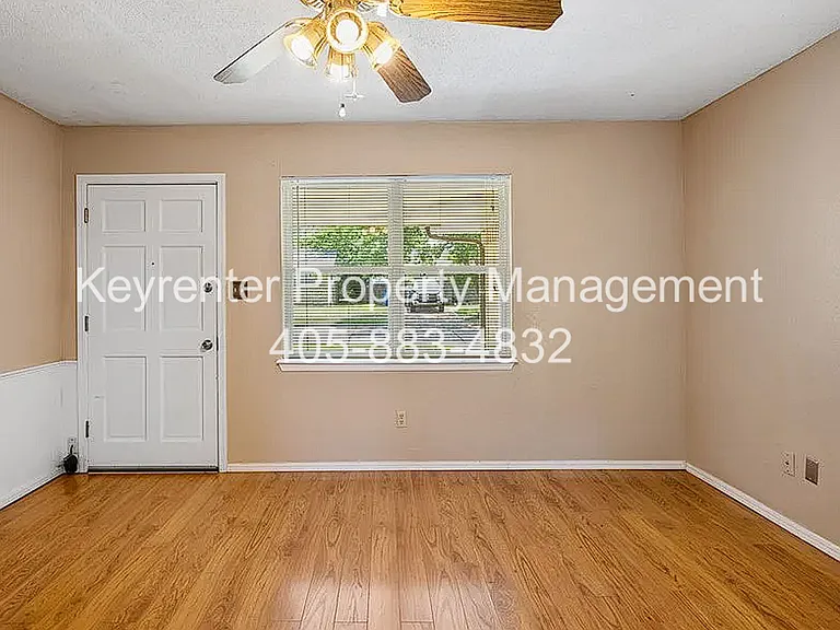 128 Mount Vernon Dr — Photo 3