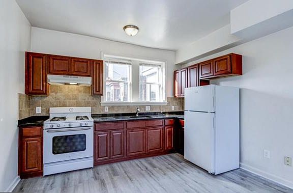 4th image of 2524 W Girard Ave APT 2