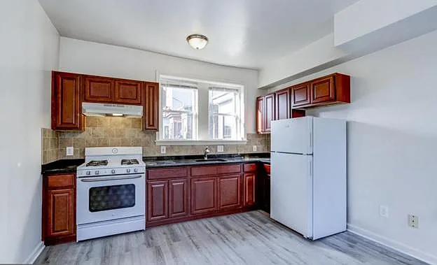 2524 W Girard Ave #2 — Photo 4