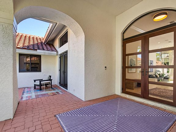 5th image of 332 Palm Boulevard