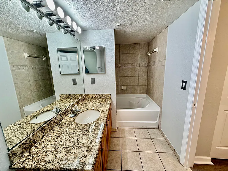 271 SW Palm Dr #304 — Photo 14