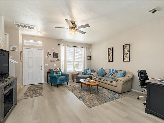 3rd image of 2310 Prairie Forest Trl