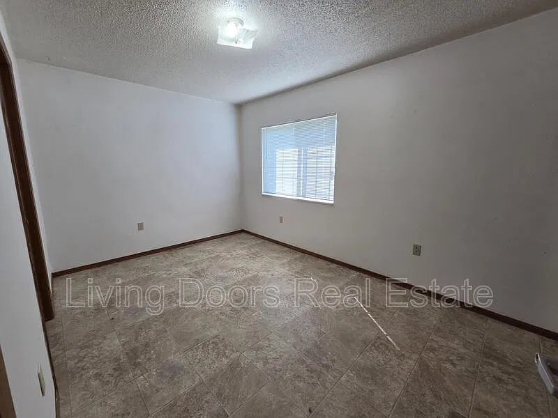 603 S Washington St — Photo 3