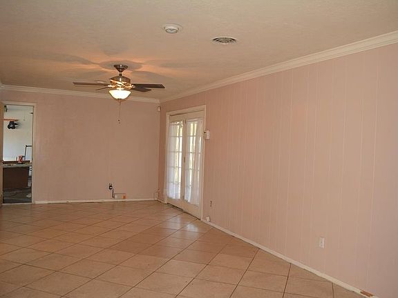 3rd image of 1517 Echols Dr