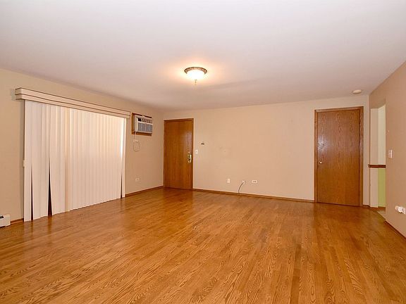 5th image of 7623 W Altgeld St #1NW
