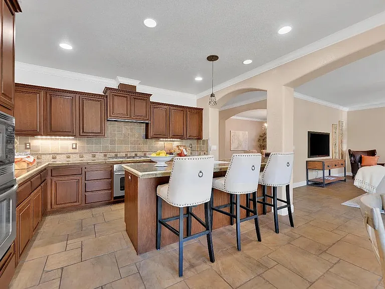 109 Palomares Ct — Photo 36