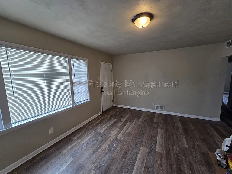 9215 Outerbelt Ct — Photo 2