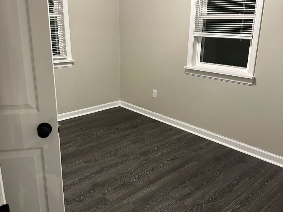 09 Bedroom 1