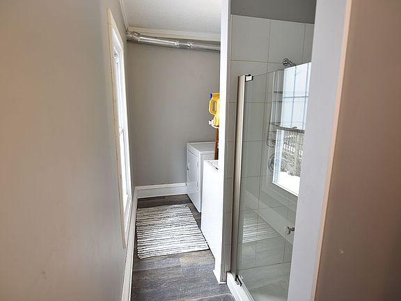 5th image of 2621 Oak Park Ave N