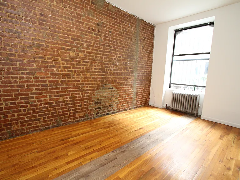7 W 103rd St #1A — Photo 4