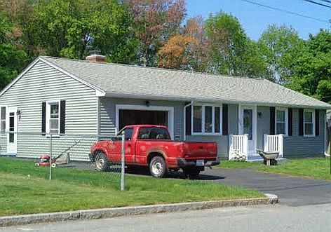 1st image of 220 Knollwood Dr
