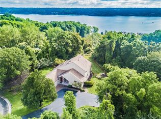 230 Bayhill Ln, Rochester, NY 14609