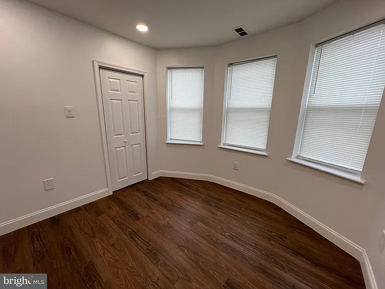2145 Elkins Ave #B — Photo 18