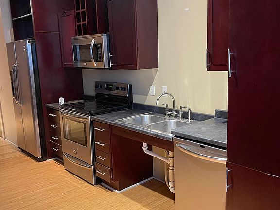 4th image of 317 S Elm St APT 302